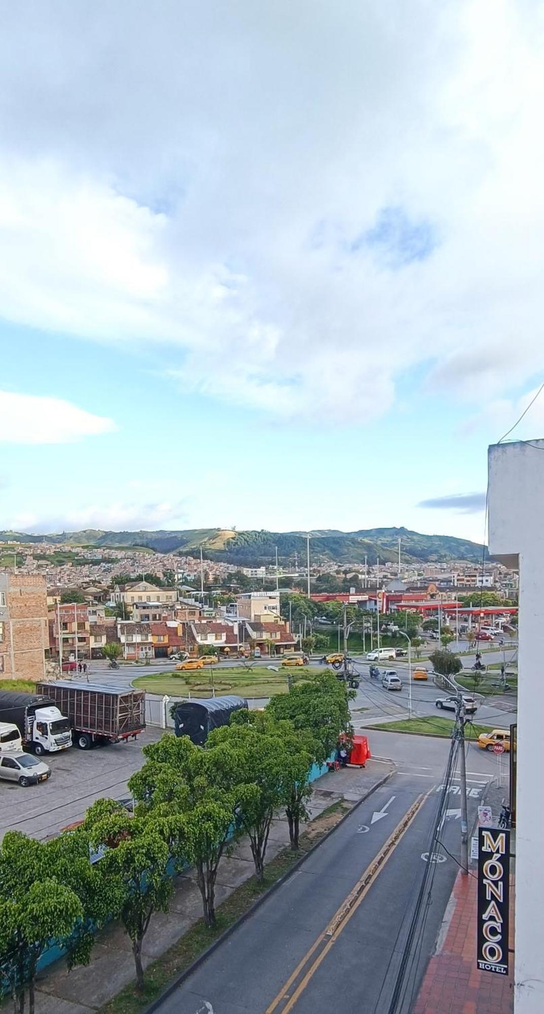 Hotel Monaco Pasto Exteriör bild